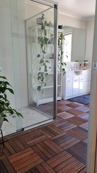 Guest Suite In Duffy Weston Creek Ngoại thất bức ảnh